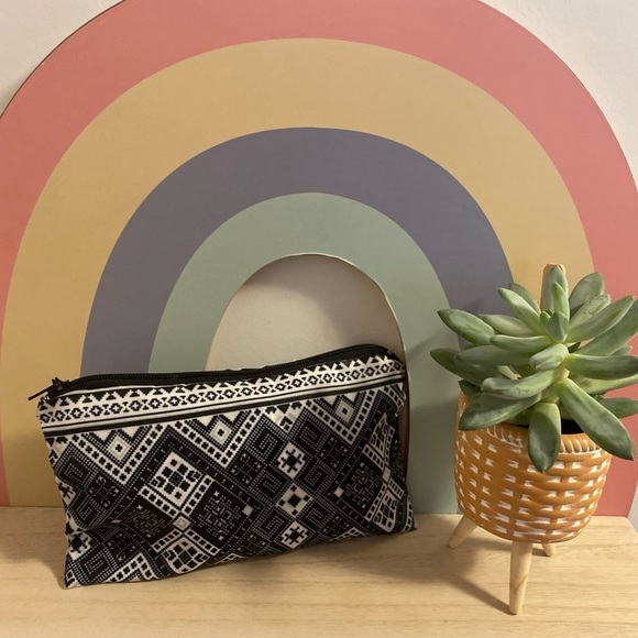 ukranian Accessories - Pouch bag with Ukrainian embroidery 🌷